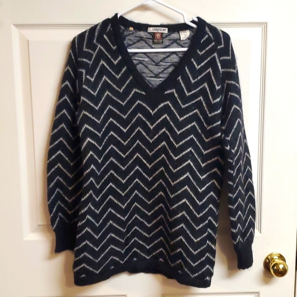 Sweater - Picture 1 of 3